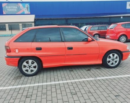 Красный Опель Астра, объемом двигателя 1.6 л и пробегом 396 тыс. км за 1299 $, фото 2 на Automoto.ua