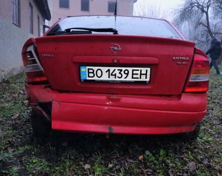 Красный Опель Астра, объемом двигателя 1.8 л и пробегом 209 тыс. км за 1700 $, фото 4 на Automoto.ua