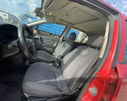 Красный Опель Астра, объемом двигателя 1.8 л и пробегом 300 тыс. км за 2200 $, фото 13 на Automoto.ua