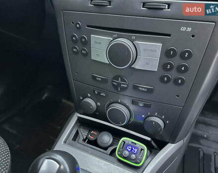 Червоний Опель Астра, об'ємом двигуна 1.36 л та пробігом 267 тис. км за 4000 $, фото 13 на Automoto.ua