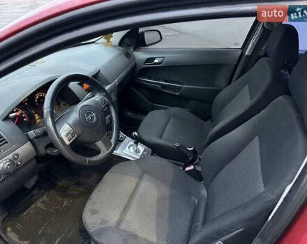 Червоний Опель Астра, об'ємом двигуна 1.36 л та пробігом 267 тис. км за 4000 $, фото 7 на Automoto.ua