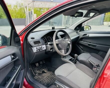 Красный Опель Астра, объемом двигателя 1.2 л и пробегом 210 тыс. км за 4500 $, фото 5 на Automoto.ua