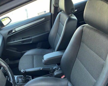 Красный Опель Астра, объемом двигателя 1.69 л и пробегом 300 тыс. км за 4199 $, фото 13 на Automoto.ua