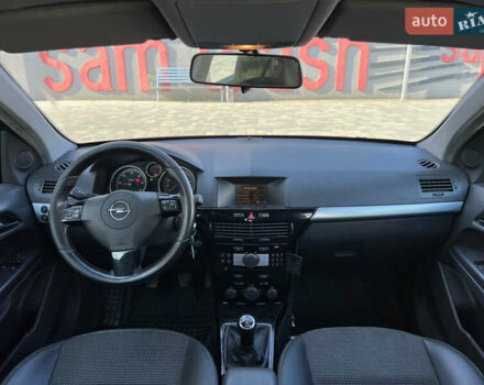 Красный Опель Астра, объемом двигателя 1.69 л и пробегом 300 тыс. км за 4199 $, фото 28 на Automoto.ua