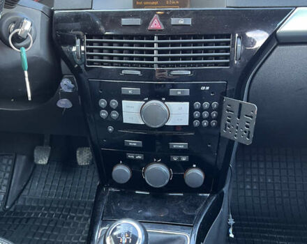 Красный Опель Астра, объемом двигателя 1.69 л и пробегом 300 тыс. км за 4199 $, фото 29 на Automoto.ua