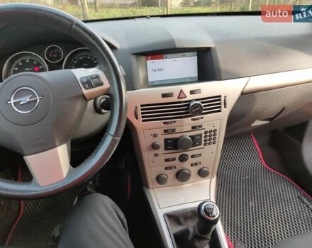 Красный Опель Астра, объемом двигателя 1.6 л и пробегом 198 тыс. км за 5400 $, фото 8 на Automoto.ua