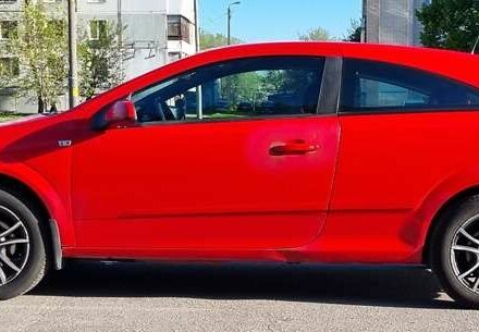 Красный Опель Астра, объемом двигателя 1.8 л и пробегом 262 тыс. км за 3400 $, фото 7 на Automoto.ua