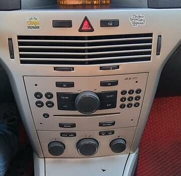 Красный Опель Астра, объемом двигателя 1.8 л и пробегом 262 тыс. км за 3400 $, фото 14 на Automoto.ua