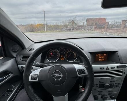 Опель Астра 2009 в Ровно на Automoto.ua Красный Опель Астра, объемом двигателя 1.8 л и пробегом 165 тыс. км за 4750 $, фото 6 на Automoto.ua