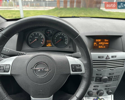 Красный Опель Астра, объемом двигателя 1.6 л и пробегом 137 тыс. км за 6300 $, фото 6 на Automoto.ua