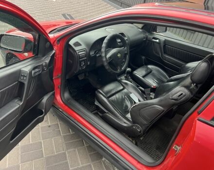 Красный Опель Астра, объемом двигателя 1.6 л и пробегом 324 тыс. км за 1500 $, фото 6 на Automoto.ua