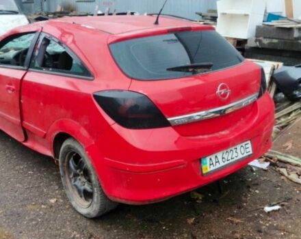 Красный Опель Астра, объемом двигателя 1.8 л и пробегом 215 тыс. км за 1950 $, фото 4 на Automoto.ua