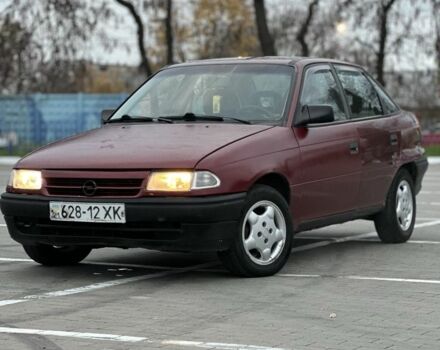 Красный Опель Астра, объемом двигателя 1.6 л и пробегом 400 тыс. км за 1299 $, фото 1 на Automoto.ua