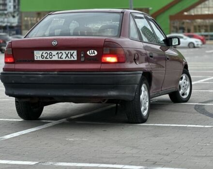 Красный Опель Астра, объемом двигателя 1.6 л и пробегом 400 тыс. км за 1299 $, фото 3 на Automoto.ua