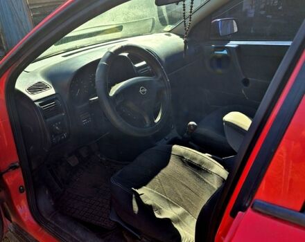 Красный Опель Астра, объемом двигателя 1.8 л и пробегом 170 тыс. км за 2280 $, фото 1 на Automoto.ua