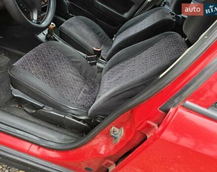 Красный Опель Астра, объемом двигателя 1.6 л и пробегом 345 тыс. км за 2400 $, фото 1 на Automoto.ua