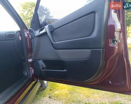 Красный Опель Астра, объемом двигателя 1.6 л и пробегом 250 тыс. км за 4700 $, фото 3 на Automoto.ua