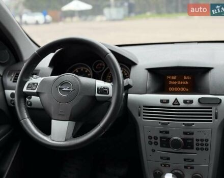 Красный Опель Астра, объемом двигателя 1.8 л и пробегом 215 тыс. км за 4950 $, фото 58 на Automoto.ua