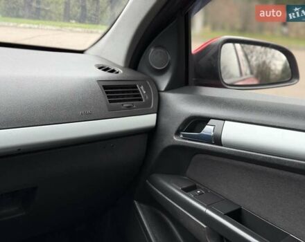 Красный Опель Астра, объемом двигателя 1.8 л и пробегом 215 тыс. км за 4950 $, фото 61 на Automoto.ua