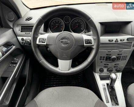 Красный Опель Астра, объемом двигателя 1.8 л и пробегом 215 тыс. км за 4950 $, фото 62 на Automoto.ua