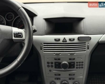 Красный Опель Астра, объемом двигателя 1.8 л и пробегом 215 тыс. км за 4950 $, фото 60 на Automoto.ua