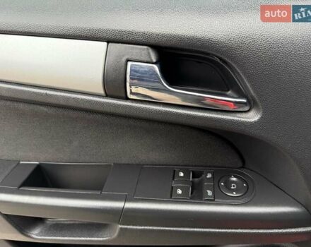 Красный Опель Астра, объемом двигателя 1.8 л и пробегом 215 тыс. км за 4950 $, фото 56 на Automoto.ua