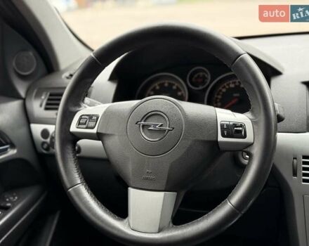 Красный Опель Астра, объемом двигателя 1.8 л и пробегом 215 тыс. км за 4950 $, фото 59 на Automoto.ua