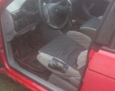 Красный Опель Астра, объемом двигателя 1.6 л и пробегом 400 тыс. км за 650 $, фото 3 на Automoto.ua