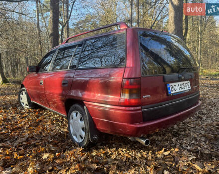 Красный Опель Астра, объемом двигателя 1.7 л и пробегом 413 тыс. км за 2450 $, фото 8 на Automoto.ua