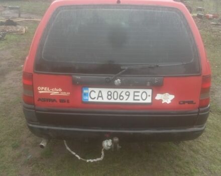 Красный Опель Астра, объемом двигателя 1.6 л и пробегом 400 тыс. км за 650 $, фото 5 на Automoto.ua