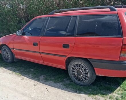 Красный Опель Астра, объемом двигателя 1.6 л и пробегом 310 тыс. км за 1250 $, фото 6 на Automoto.ua