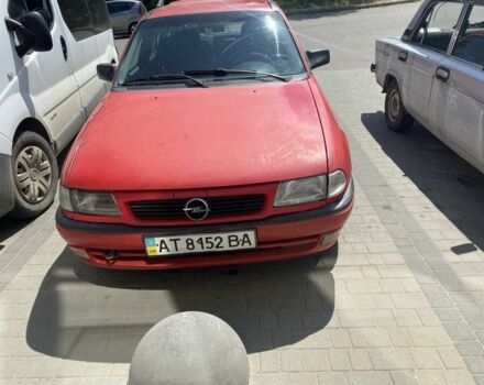 Красный Опель Астра, объемом двигателя 1.6 л и пробегом 100 тыс. км за 1700 $, фото 4 на Automoto.ua
