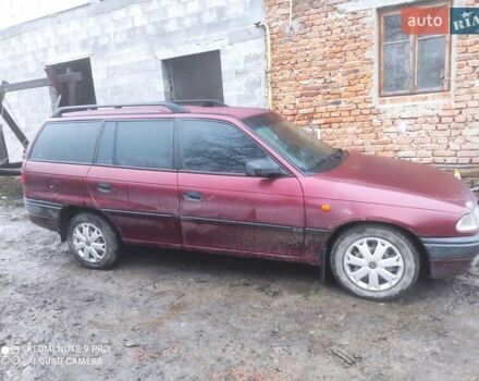 Красный Опель Астра, объемом двигателя 1.6 л и пробегом 320 тыс. км за 1200 $, фото 3 на Automoto.ua