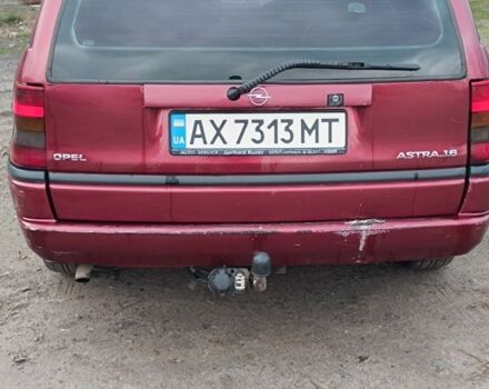 Красный Опель Астра, объемом двигателя 1.6 л и пробегом 400 тыс. км за 2000 $, фото 3 на Automoto.ua