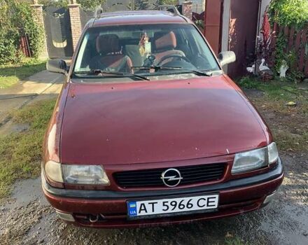 Красный Опель Астра, объемом двигателя 1.6 л и пробегом 391 тыс. км за 2700 $, фото 1 на Automoto.ua