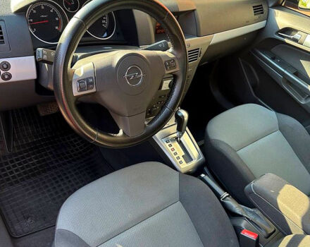 Красный Опель Астра, объемом двигателя 1.9 л и пробегом 290 тыс. км за 5000 $, фото 9 на Automoto.ua