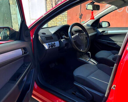 Красный Опель Астра, объемом двигателя 1.9 л и пробегом 290 тыс. км за 5000 $, фото 7 на Automoto.ua