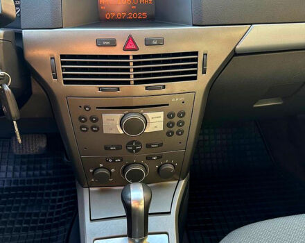 Красный Опель Астра, объемом двигателя 1.9 л и пробегом 290 тыс. км за 5000 $, фото 10 на Automoto.ua