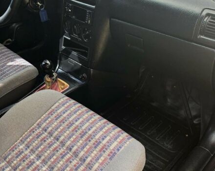 Красный Опель Астра, объемом двигателя 1.7 л и пробегом 300 тыс. км за 2350 $, фото 3 на Automoto.ua