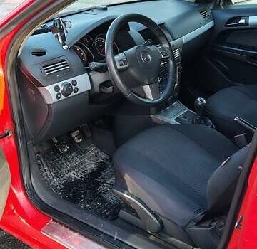 Красный Опель Астра, объемом двигателя 1.9 л и пробегом 332 тыс. км за 5500 $, фото 11 на Automoto.ua