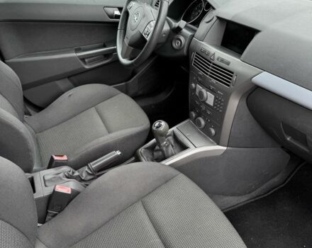 Красный Опель Астра, объемом двигателя 0 л и пробегом 204 тыс. км за 4700 $, фото 3 на Automoto.ua