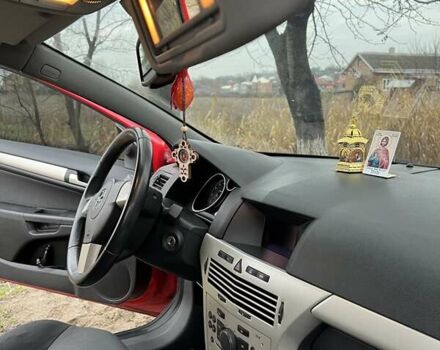 Красный Опель Астра, объемом двигателя 1.8 л и пробегом 219 тыс. км за 4800 $, фото 3 на Automoto.ua