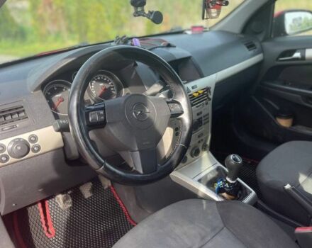 Красный Опель Астра, объемом двигателя 1.7 л и пробегом 380 тыс. км за 3500 $, фото 5 на Automoto.ua