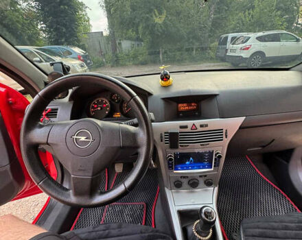 Красный Опель Астра, объемом двигателя 1.6 л и пробегом 216 тыс. км за 5000 $, фото 11 на Automoto.ua