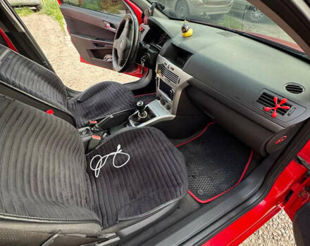 Красный Опель Астра, объемом двигателя 1.6 л и пробегом 216 тыс. км за 5000 $, фото 9 на Automoto.ua