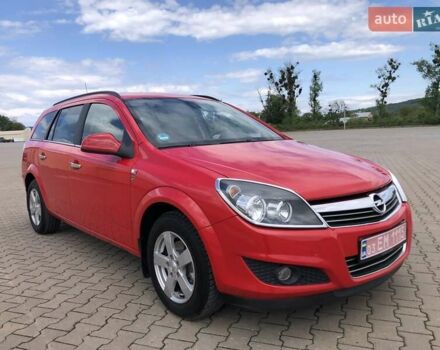Красный Опель Астра, объемом двигателя 1.3 л и пробегом 229 тыс. км за 5990 $, фото 4 на Automoto.ua
