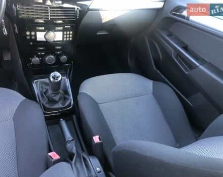 Красный Опель Астра, объемом двигателя 1.3 л и пробегом 229 тыс. км за 5990 $, фото 13 на Automoto.ua