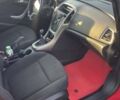 Красный Опель Астра, объемом двигателя 1.7 л и пробегом 270 тыс. км за 7200 $, фото 4 на Automoto.ua
