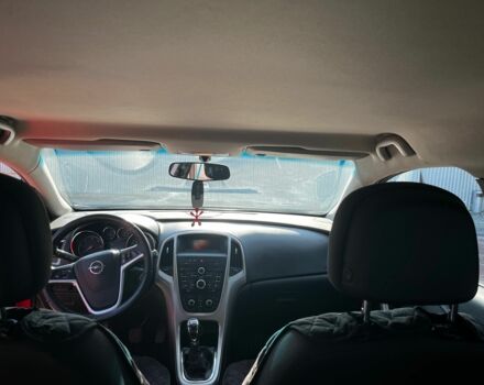 Красный Опель Астра, объемом двигателя 1.7 л и пробегом 281 тыс. км за 6300 $, фото 4 на Automoto.ua