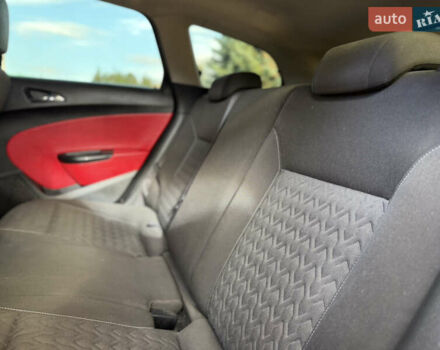 Опель Астра 2013 в Ровно на Automoto.ua Красный Опель Астра, объемом двигателя 1.7 л и пробегом 240 тыс. км за 5700 $, фото 73 на Automoto.ua